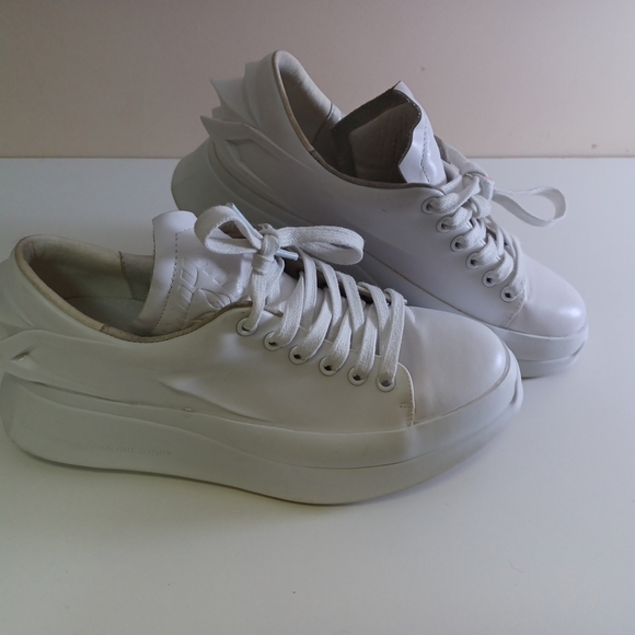 Banu One Shoe One Story 3D White Women Sneakers Sz 6.5 Futuristic READ - Picture 1 of 9